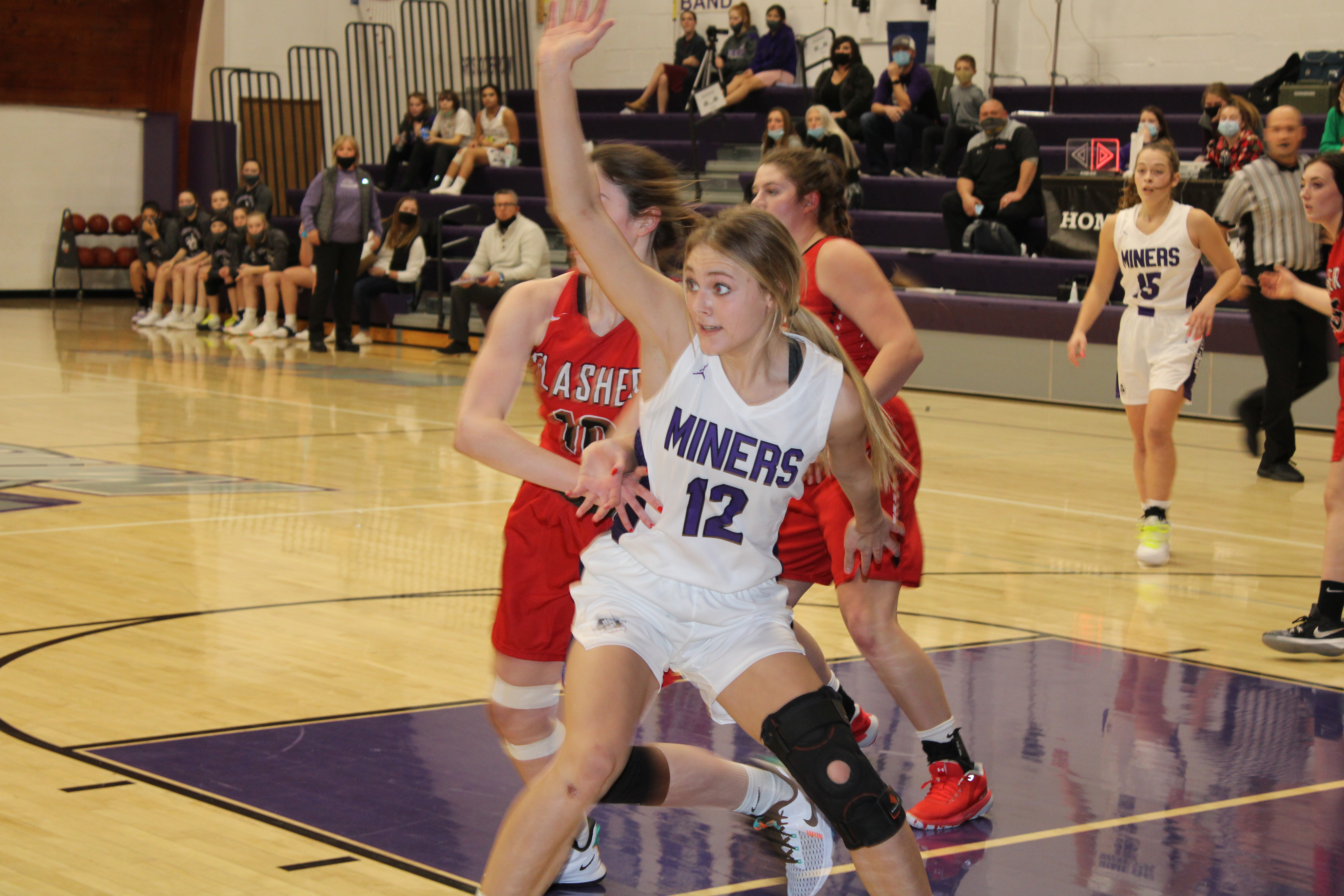 Lady Miners dim Flasher in a blowout