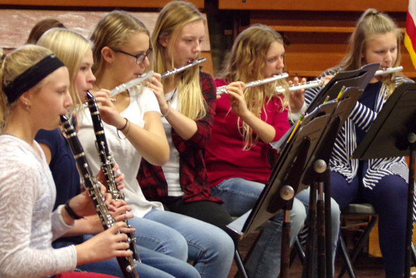 McClusky School holds music concert