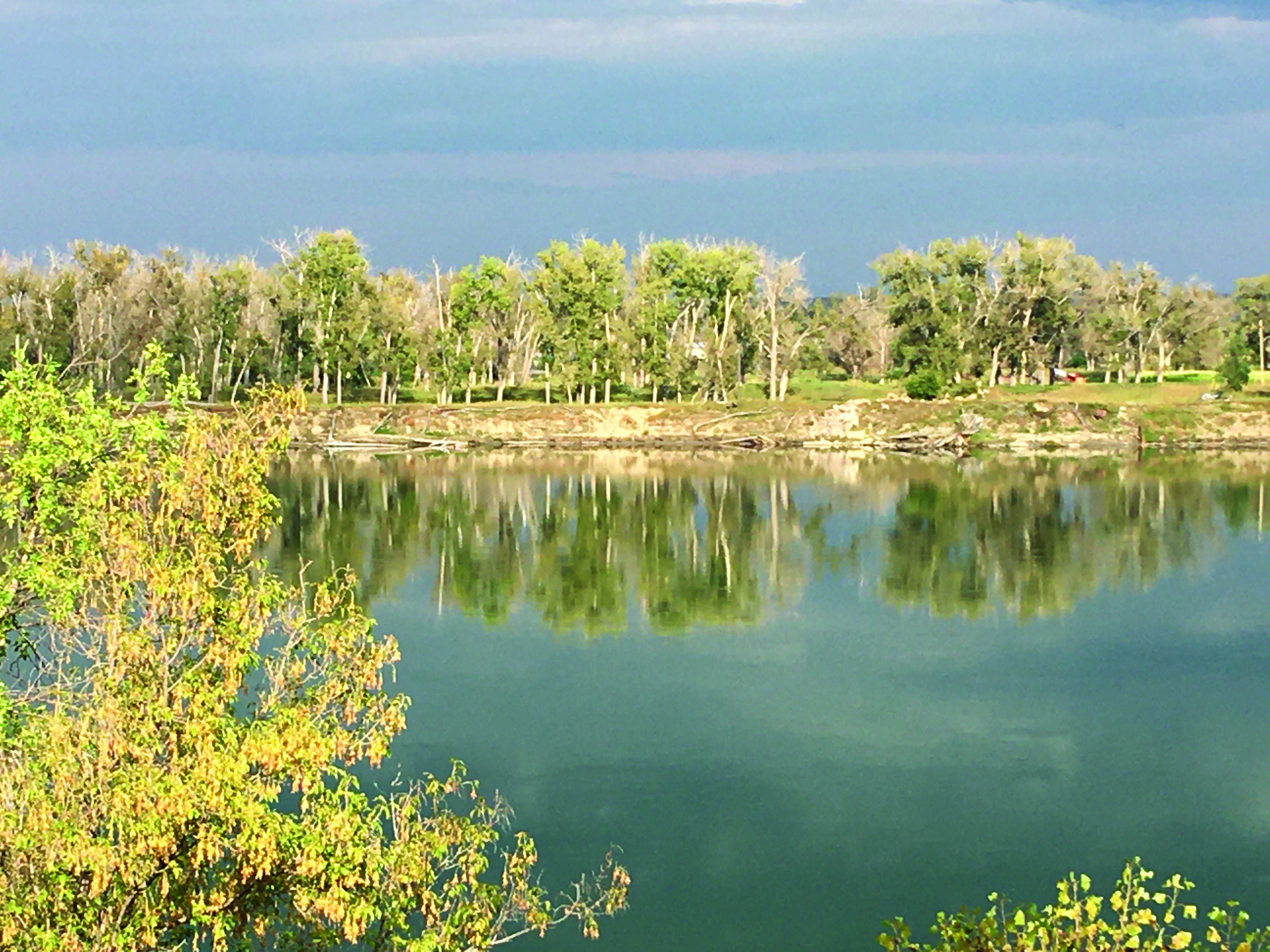 Autumn falls on the Missouri